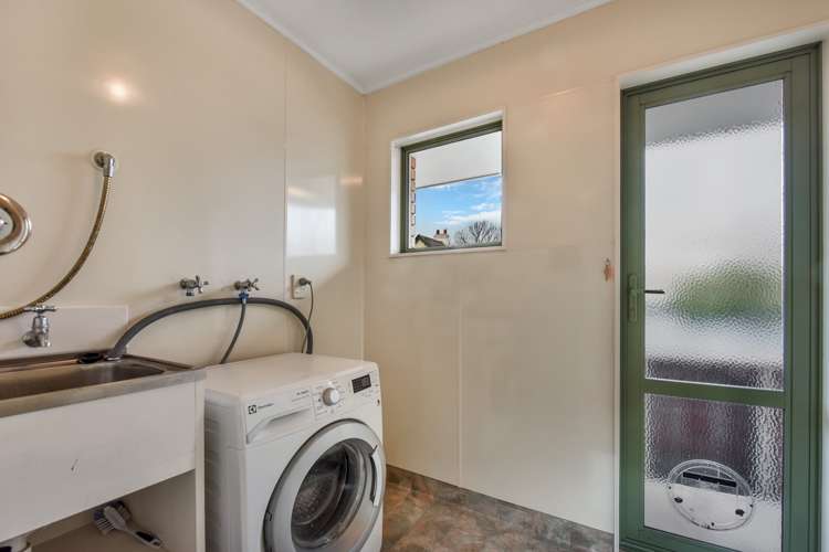 18 Aldinga Avenue Stoke_11