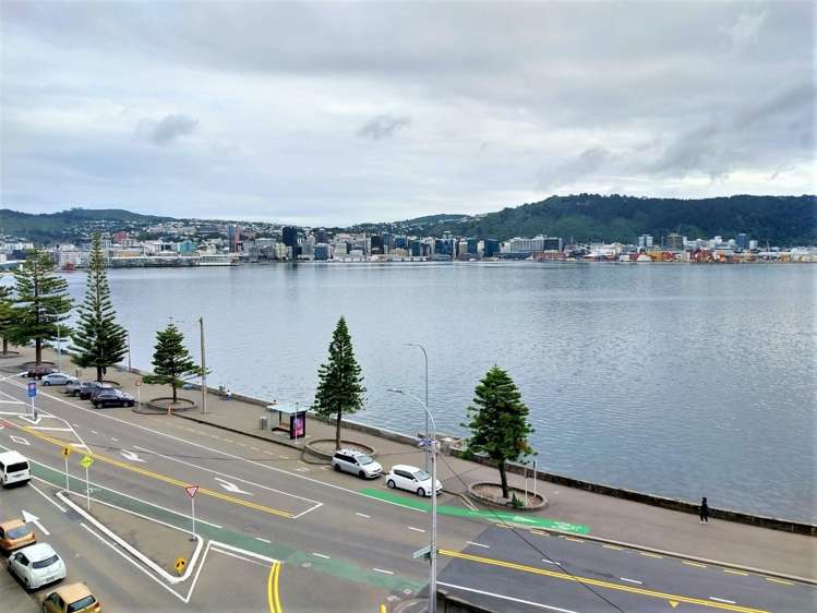 20A/370 Oriental Parade 1322_7