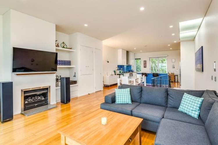 2/117 Shelly Beach Rd 1789_2