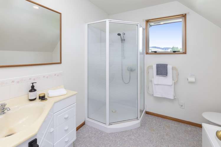 4 Hurunui Street Cracroft_21