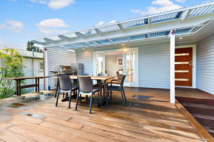 1 Merville Avenue Te Atatu South_14