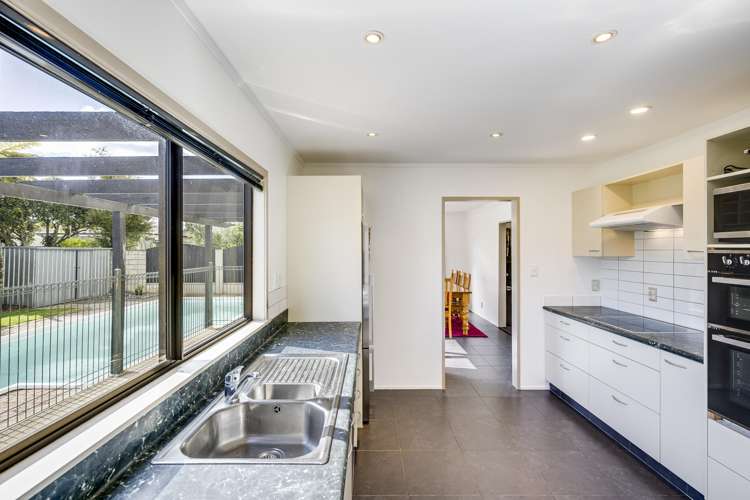 14 Bassett Place Taradale_5