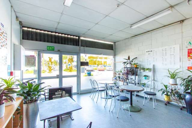 Retail 2/80 Main Road Kumeu_2