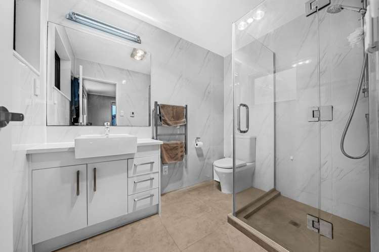 63 Castlederg Drive Flat Bush_21