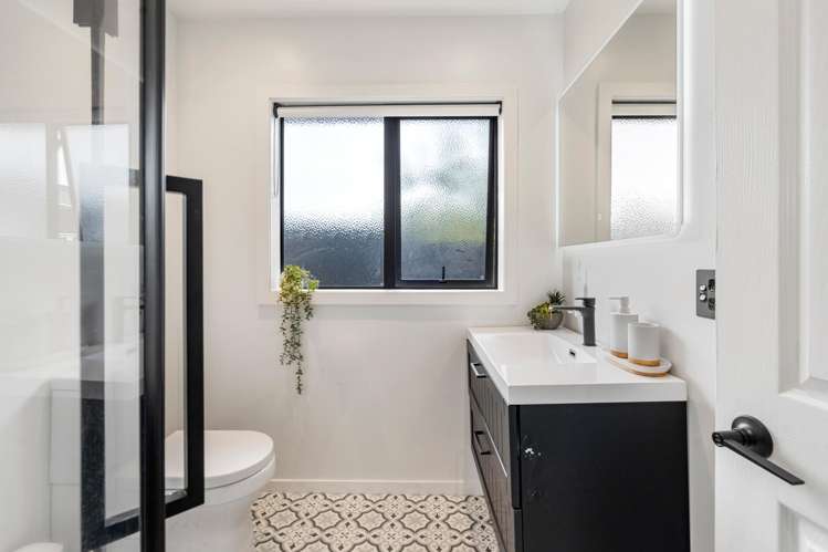 55 Coopers Road Gate Pa_20