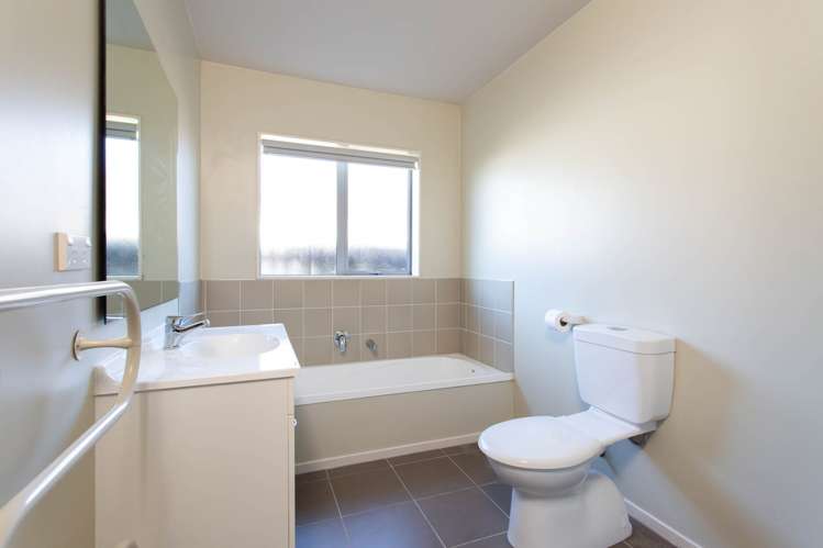 15 Raabia Close Parakai_9