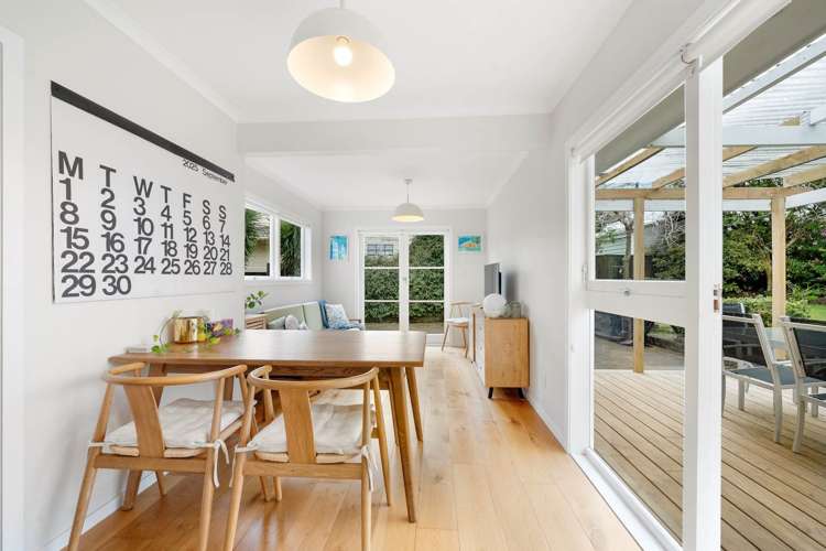 18 Booralee Avenue Botany Downs_12