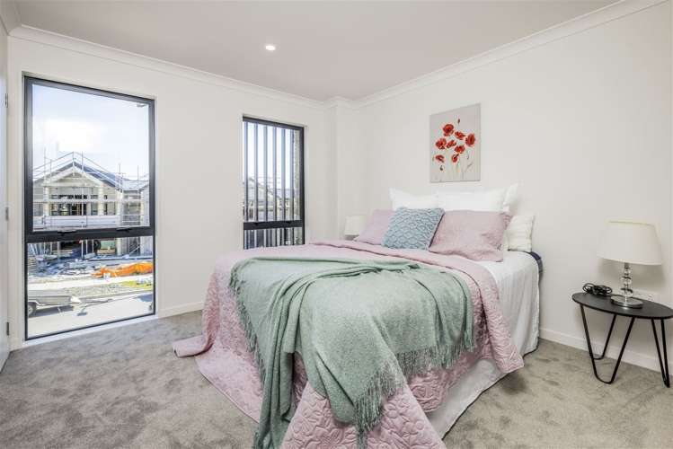 5 Woodacre Street Flat Bush_12