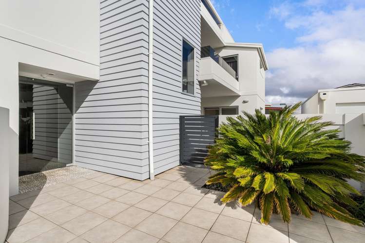 2/111 Hunt Road Whangamata_16
