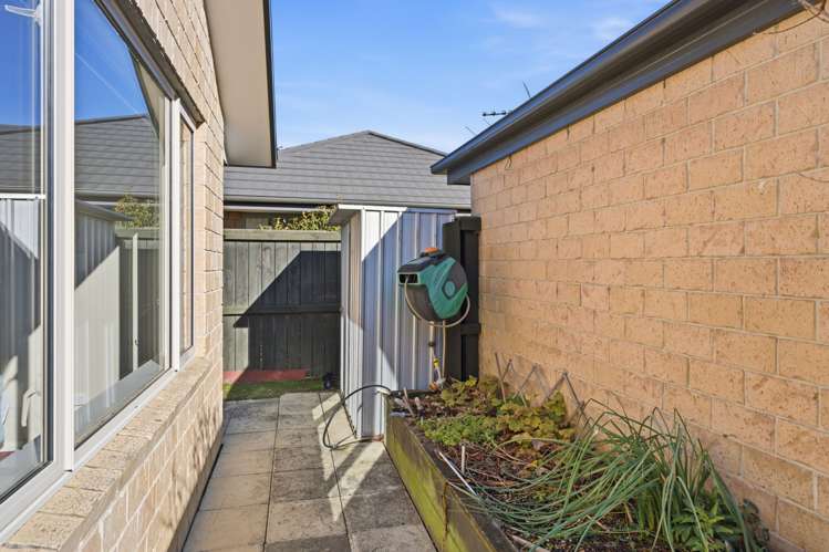 17 Bayliss Close Northwood_14