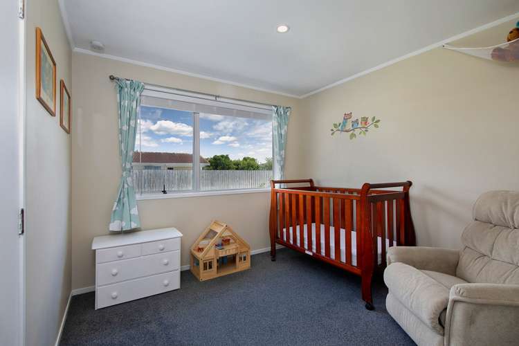 7 Karina Place Glen Eden_10