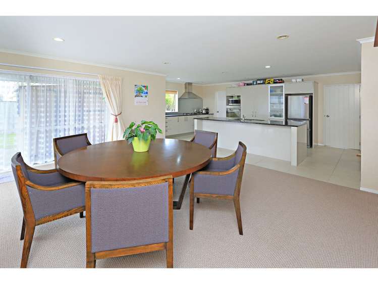 39 Chateau Rise Flat Bush_8