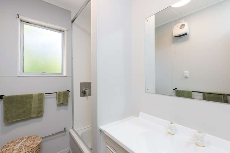 2 Lord Auckland Road Wakefield_8