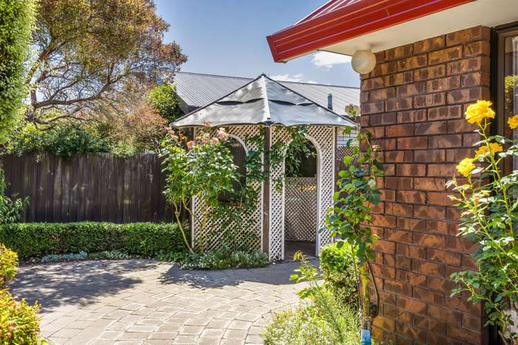 15 Yellowstone Crescent Burwood_19