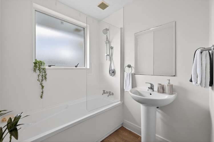 1/565a Ferry Road Woolston_12