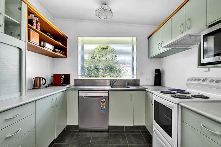 2 Hills Road Tongaporutu_10