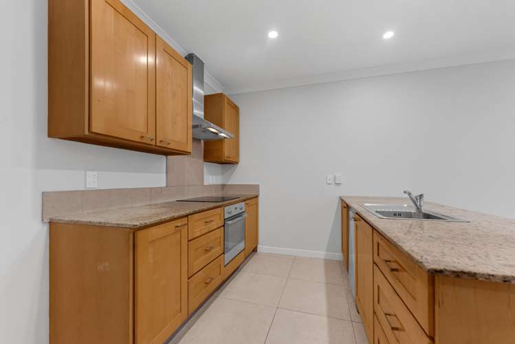 102/2 Gracechurch Drive_3