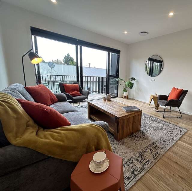 Room 2 @/5/25 Lloyd Avenue Mount Albert_2