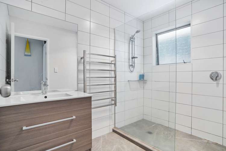 4/10 May Avenue Te Atatu South_10