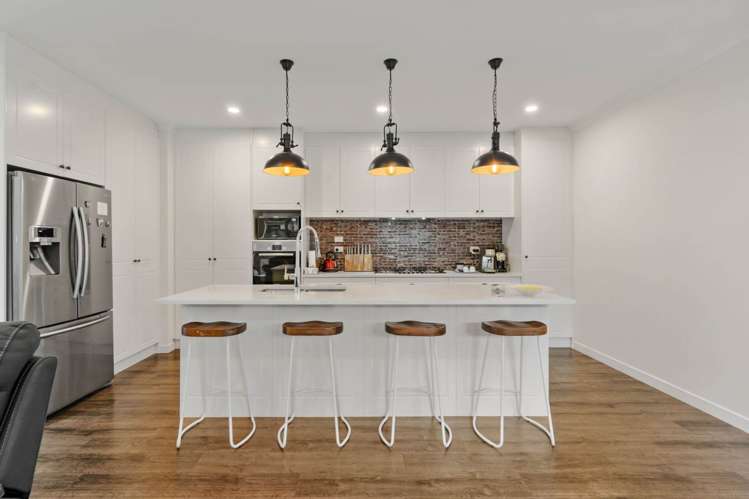 4 Cooladawson Drive Flat Bush_11