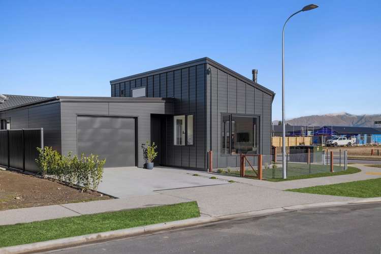 22 Barton Street Lake Hawea_19