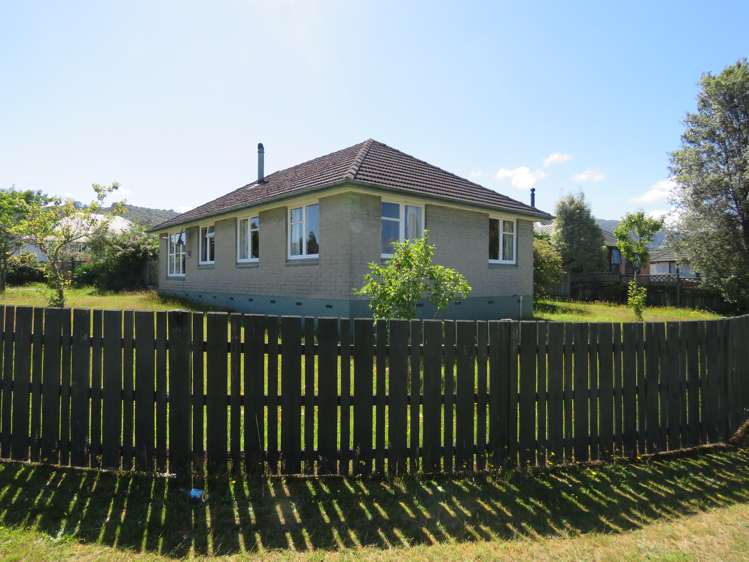 7 Plaskett Street Reefton_11