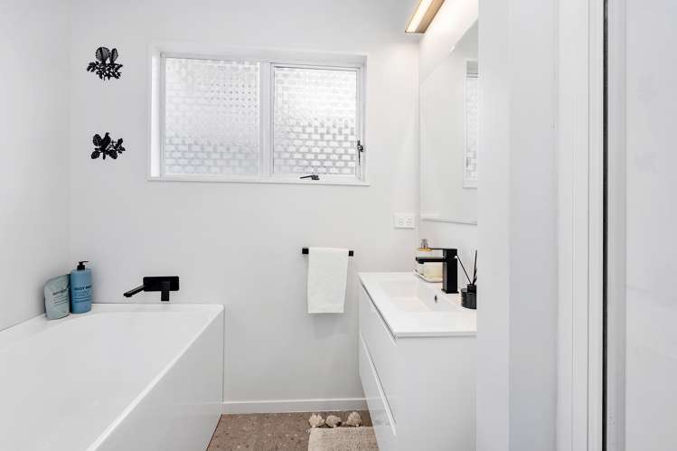 74 Kohe Street Parahaki_17