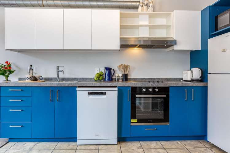 2/7 Hanson Street Mount Cook_12