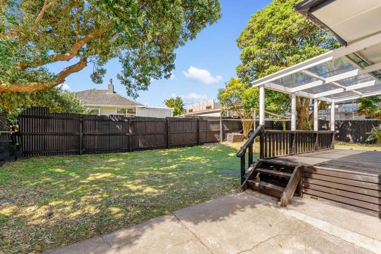 24 Mackenzie Street Te Atatu South_22