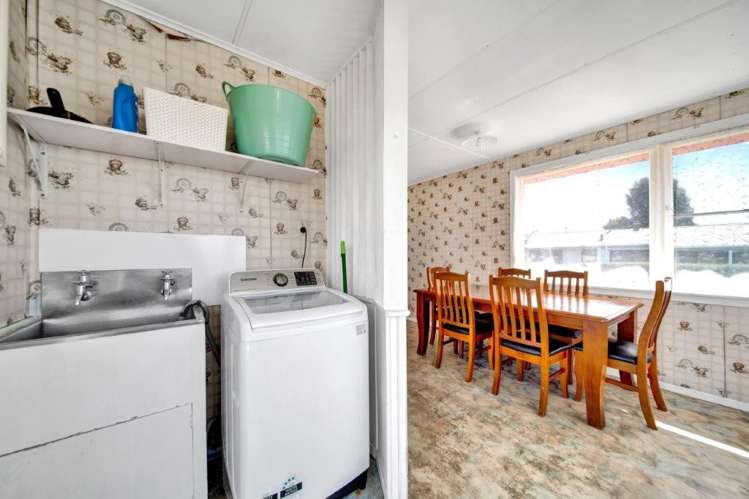 2 Glasgow Street Hawera_11