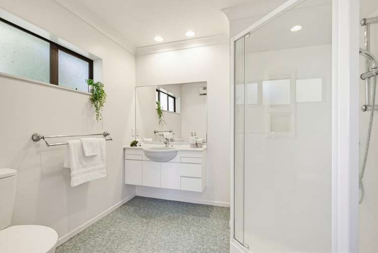 19 Derry Hill Churton Park_9