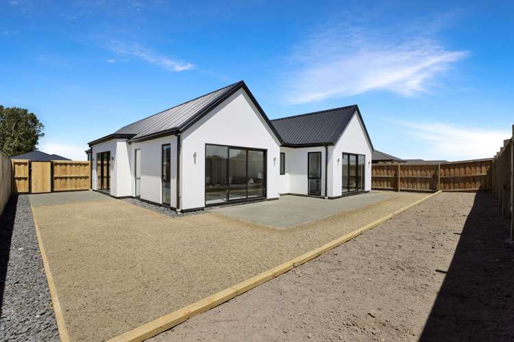 10 Strowan Avenue Elgin_31