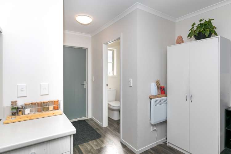 19 Chiefs Court Hamilton East_8