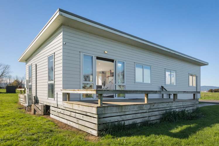 649 Wani Road Netherton_11