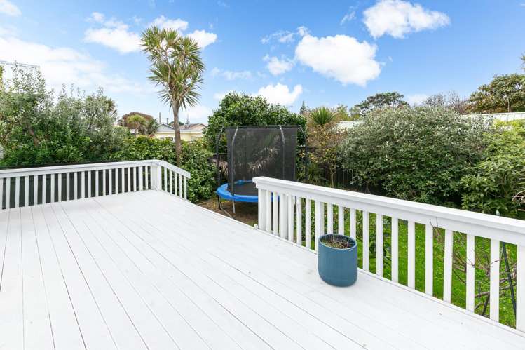 159 Queens Drive Lyall Bay_25