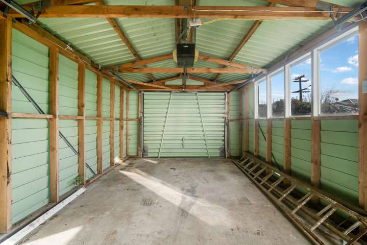 227 Tukapa Street Westown_17