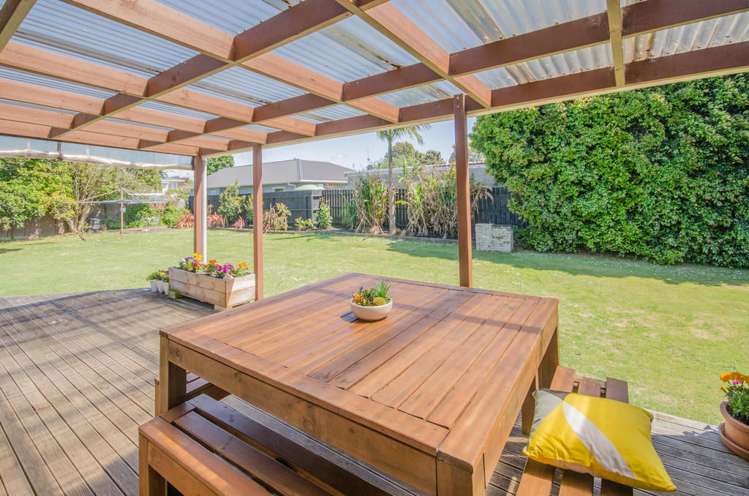 1 Helga Crescent Te Atatu Peninsula_17