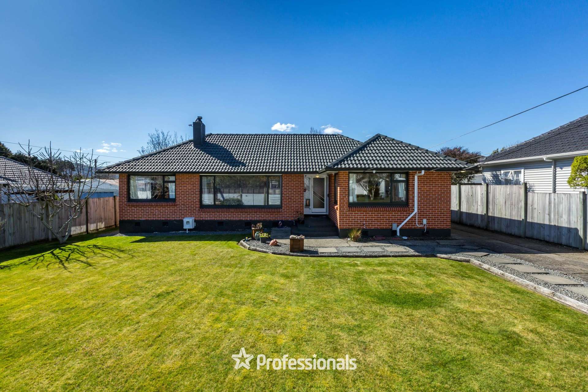 8 Coates Grove Silverstream_0
