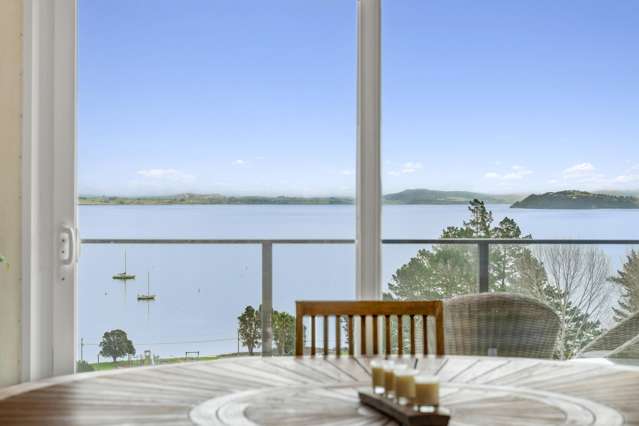 COASTAL LUXURY MEETS MODERN LIVING