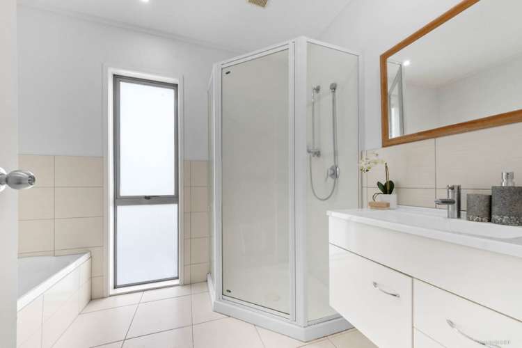 31 Bethells Road Waitakere_11