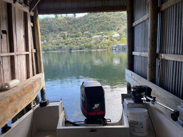H35 Boat Shed, Boatshed Bay Lake Tarawera_2