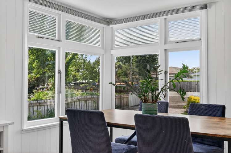 382 High Street South Carterton_8