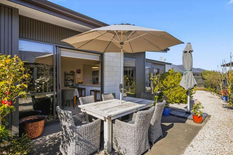 15 Noumea Drive Rangatira Park_9