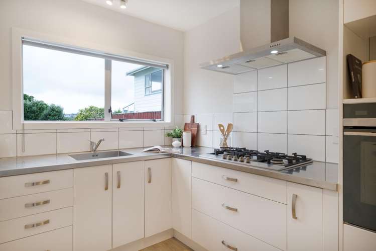 8a Alister Way Churton Park_16