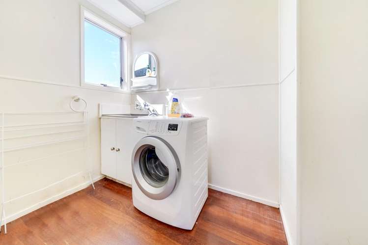 2 Lipton Grove Opaheke_5