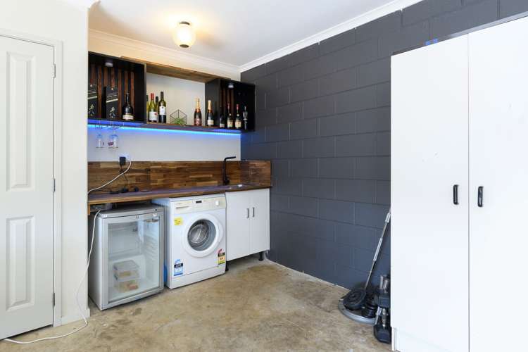 79 Waterside Drive Pyes Pa_23