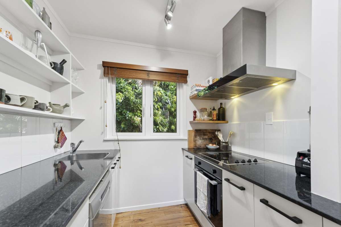 261 Titirangi Road_5