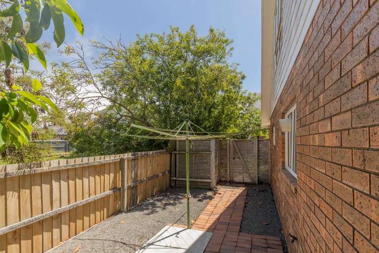 2/196 England Street Linwood_11