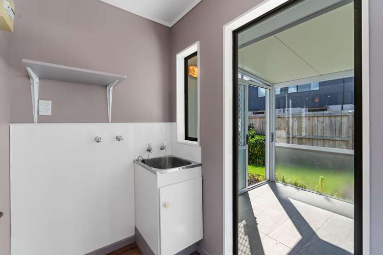 3/121 Bruce Mclaren Road Henderson_10