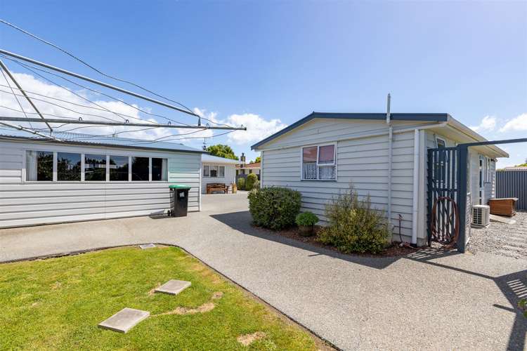 23 Deller Drive Carterton_16